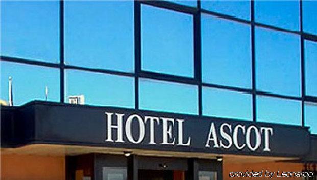 בינאסקו Hotel Ascot מראה חיצוני תמונה